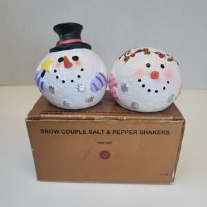 VTG Kathryn Beich Snow Couple Salt & Pepper Shakers Christmas Holiday Set w/Box